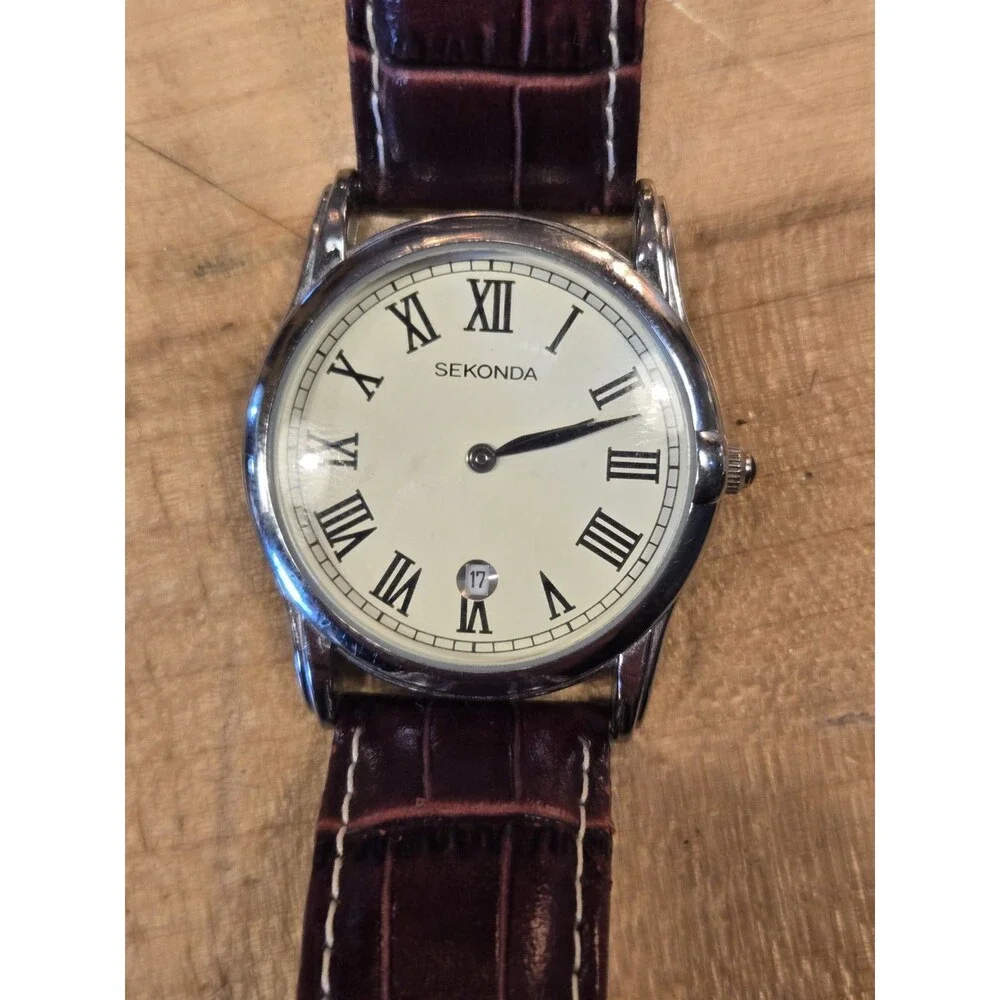 Sekonda 3018A Analog Men's Watch with Leather Strap and Date. New Battery